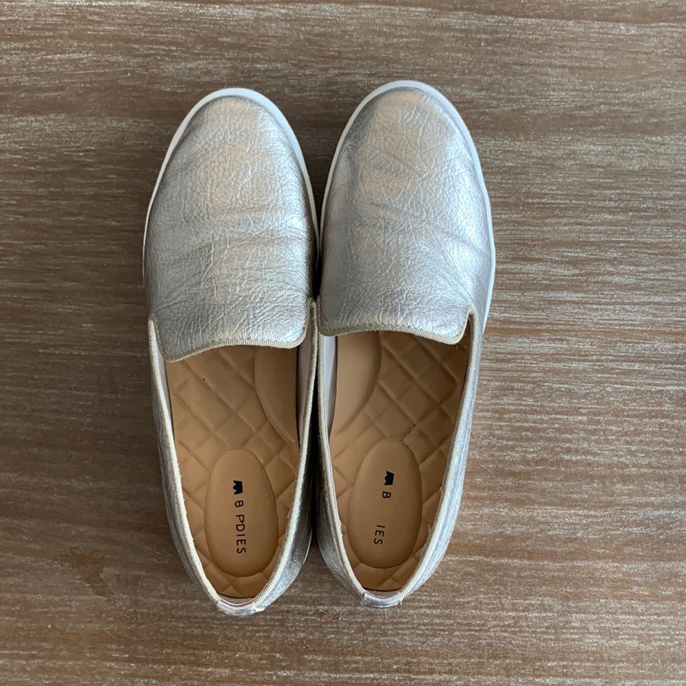 Birdies “the swift” gold sneakers
